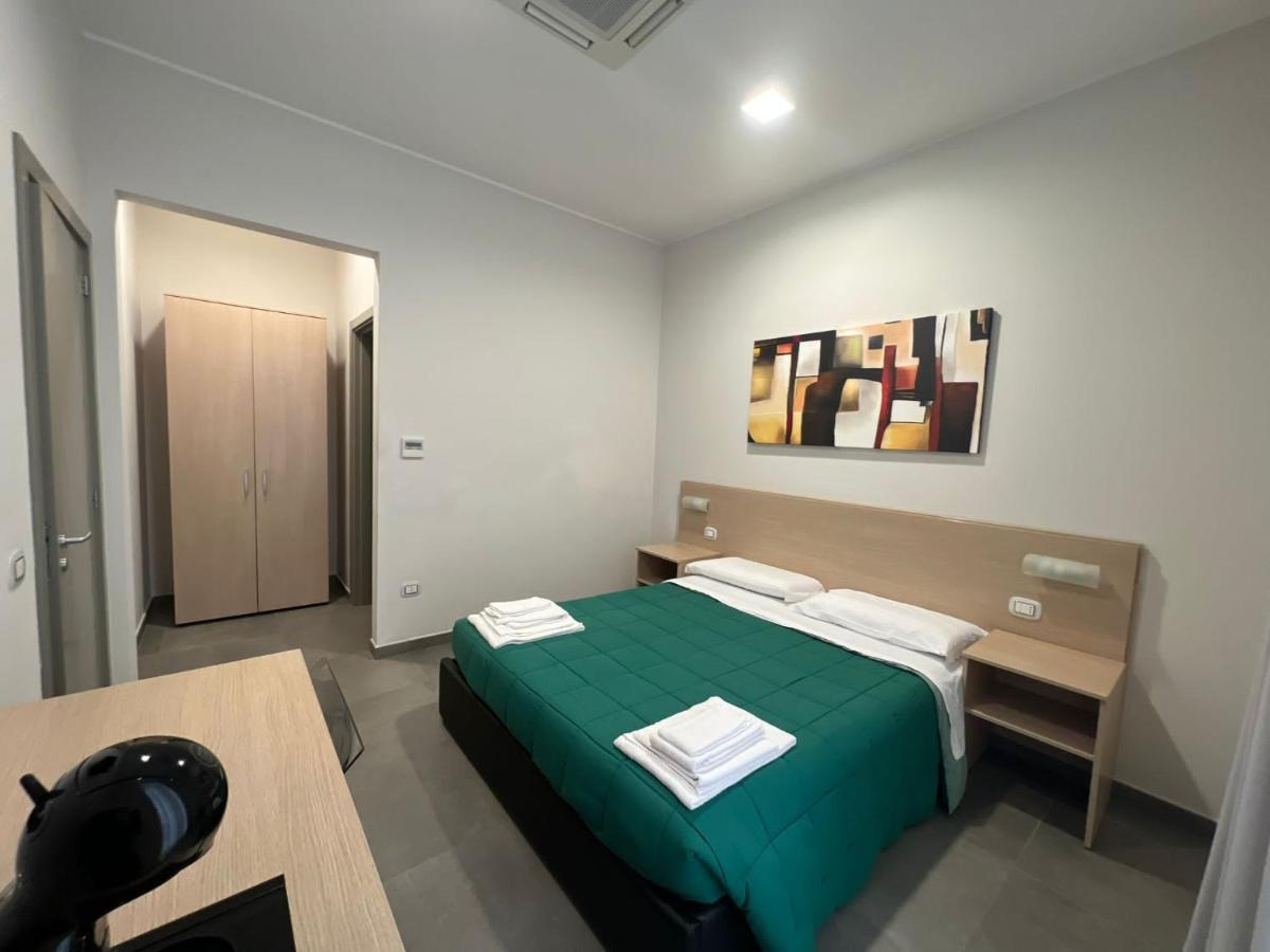 Palazzo 41 Rental Rooms San Pietro Vernotico Extérieur photo