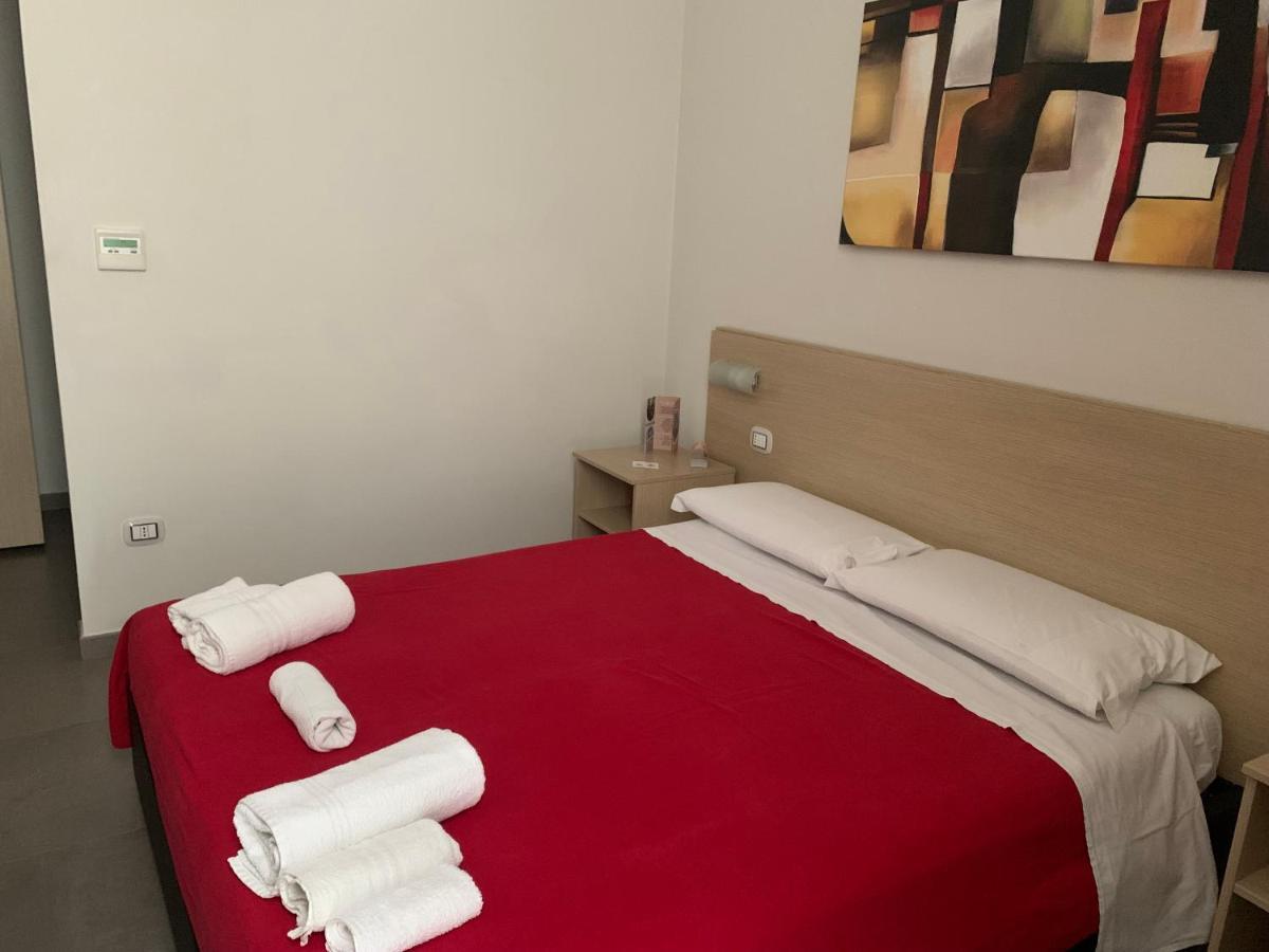 Palazzo 41 Rental Rooms San Pietro Vernotico Extérieur photo