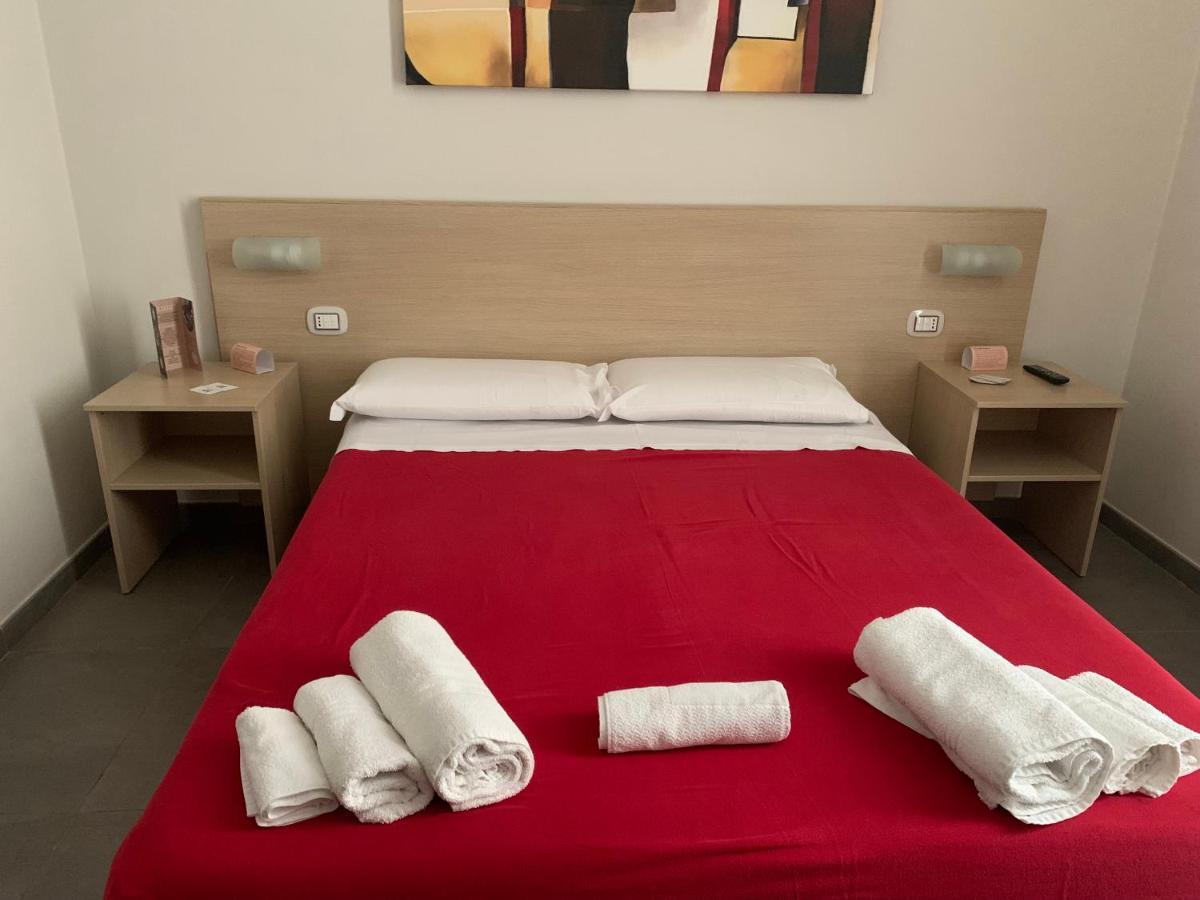 Palazzo 41 Rental Rooms San Pietro Vernotico Extérieur photo